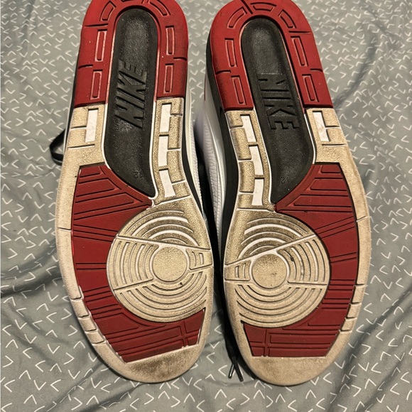 Air Jordan Retro 2 Chicago 2022 - Picture 2 of 6